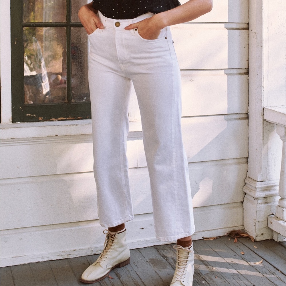 THE GREAT. The Rider Jeans in Stone